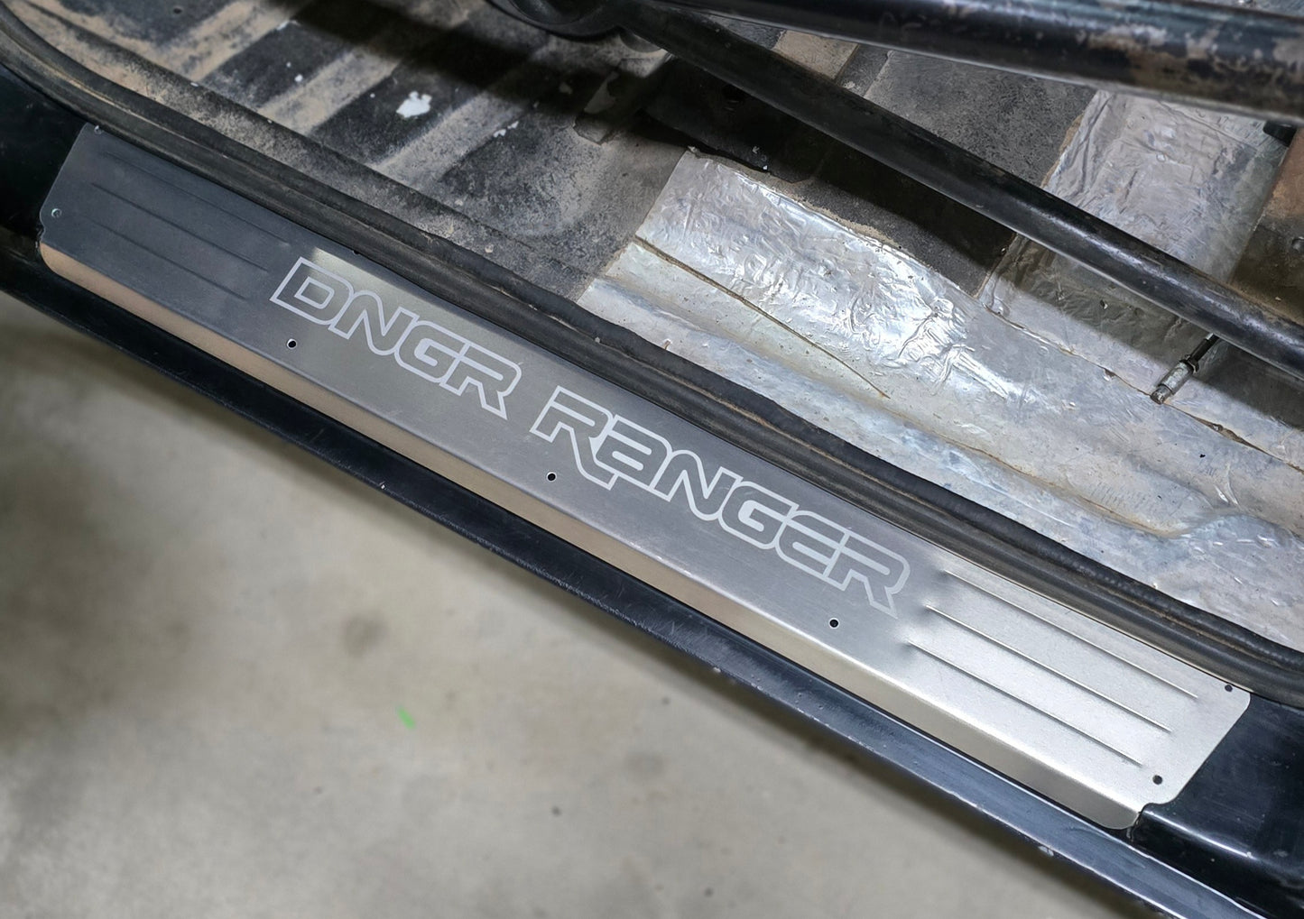 DNGR Ranger Step Plate Set